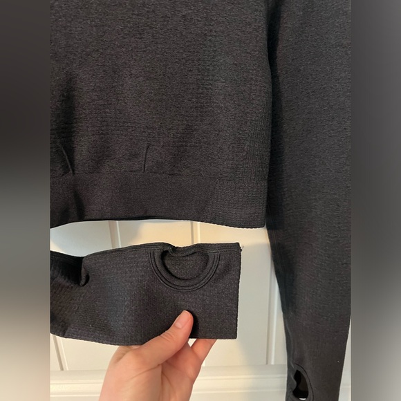 Women’s crop long sleeve work out top - Picture 10 of 11